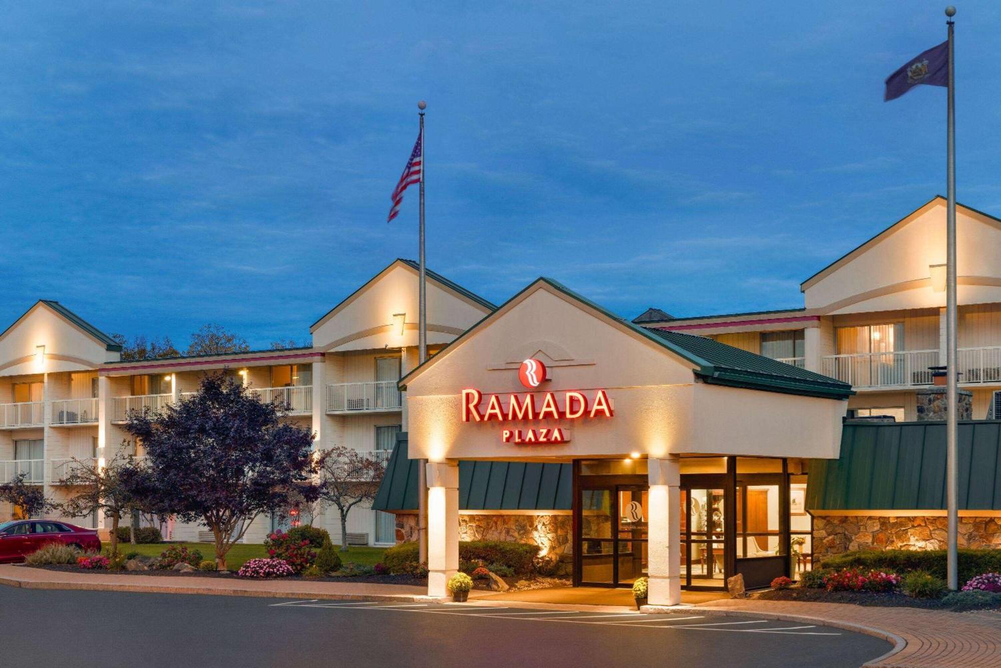 Ramada Plaza By Wyndham Portland Hotel Exterior photo